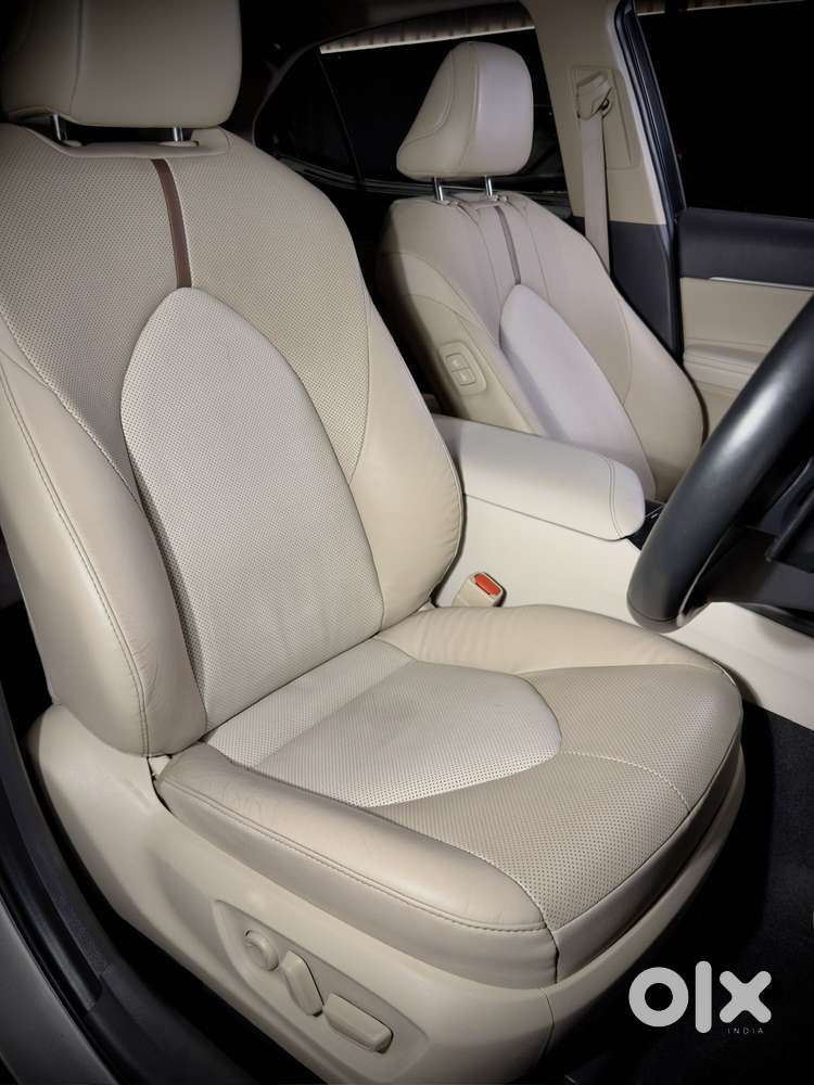 Toyota Camry Hybrid, 2023, Petrol