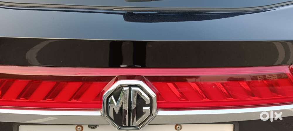 Mg Hector Plus Savvy Pro 1.5 Turbo Petrol Cvt 7 Str Dual Tone, 2025,..