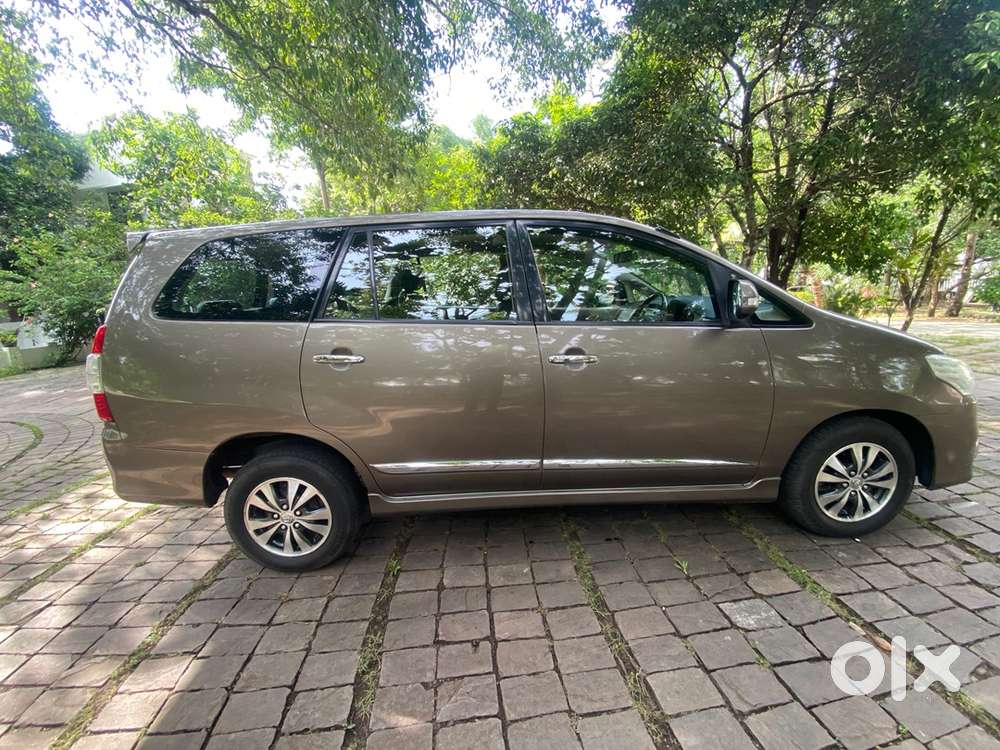 Toyota Innova 2015 Z Intercooler Diesel 130000 Km Driven