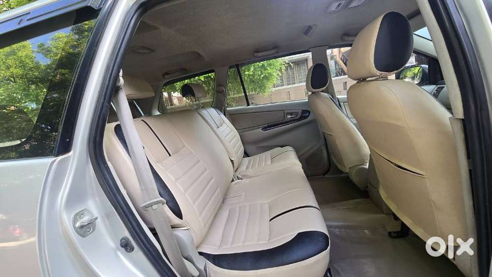 Toyota Innova 2.5 V 8 Str, 2012, Diesel