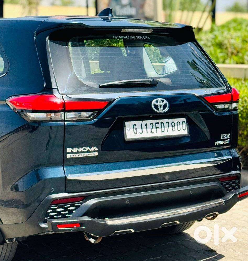 Toyota Innova Hycross 2.0 Zx (o) Hybrid 7 Str, 2023, Petrol
