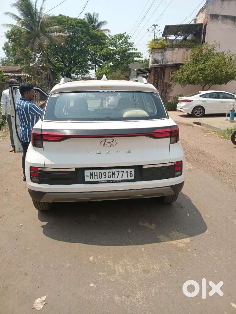 Hyundai Venue 2023 Petrol 15000 Km Driven