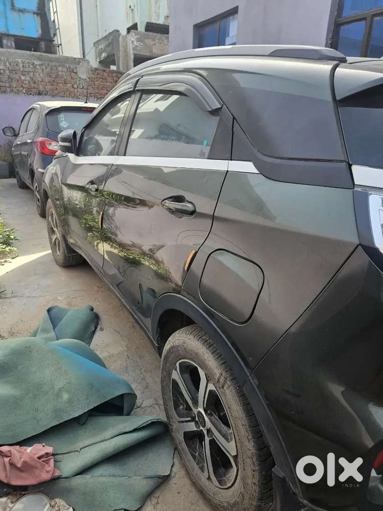Tata Nexon Xza+s Petrol Automatic