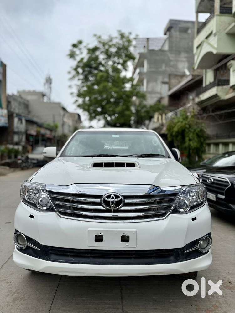 Toyota Fortuner 4x2 Manual, 2016, Diesel