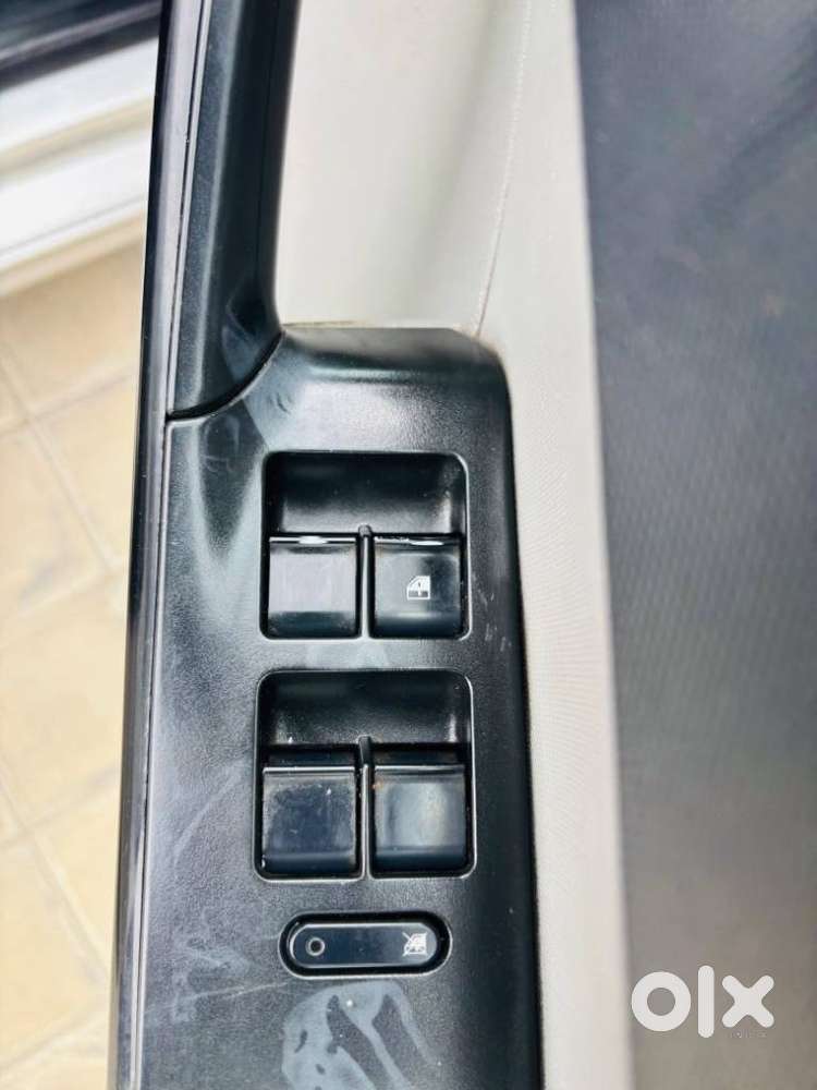 Tata Tiago 1.2 Revotron Xt (o), 2018, Petrol