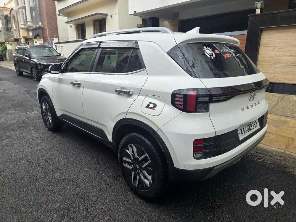 Hyundai Venue 2022 Diesel 42000 Km Driven