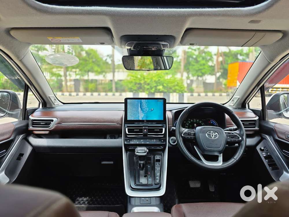 Toyota Innova Hycross 2.0 Zx (o) Hybrid 7 Str, 2024, Petrol