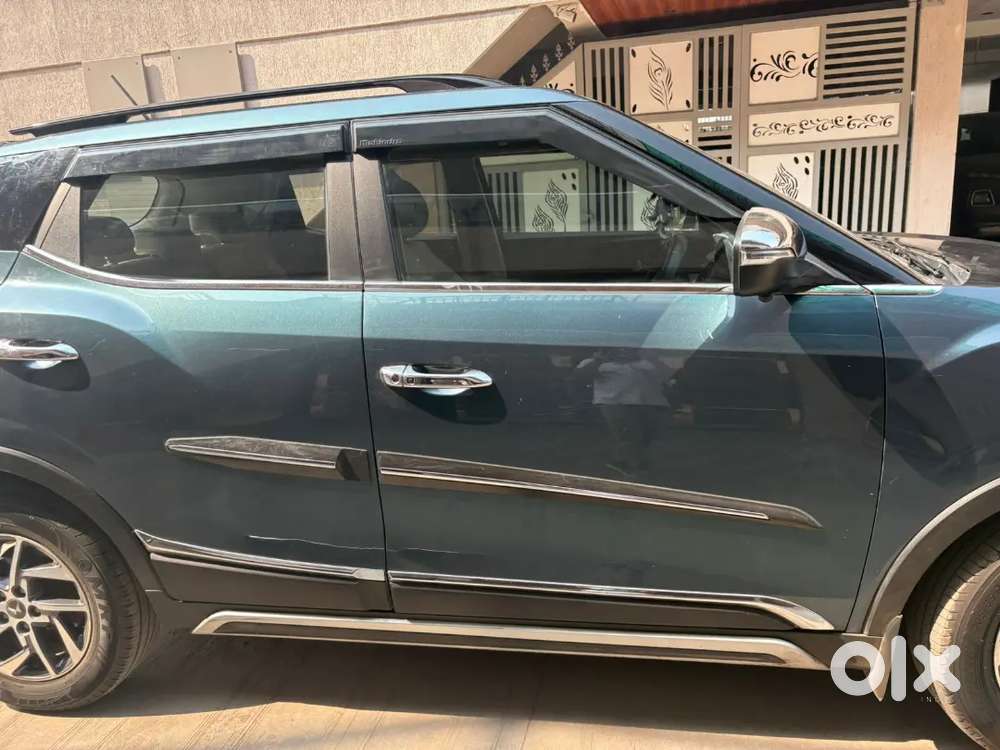 Mahindra Xuv300 2023 Petrol Well Maintained
