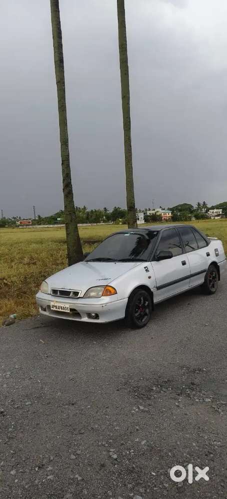Maruti Suzuki Esteem Lxi 2002