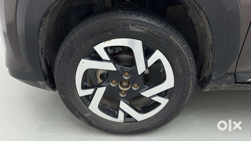 Nissan Magnite Xv Turbo, 2022, Petrol