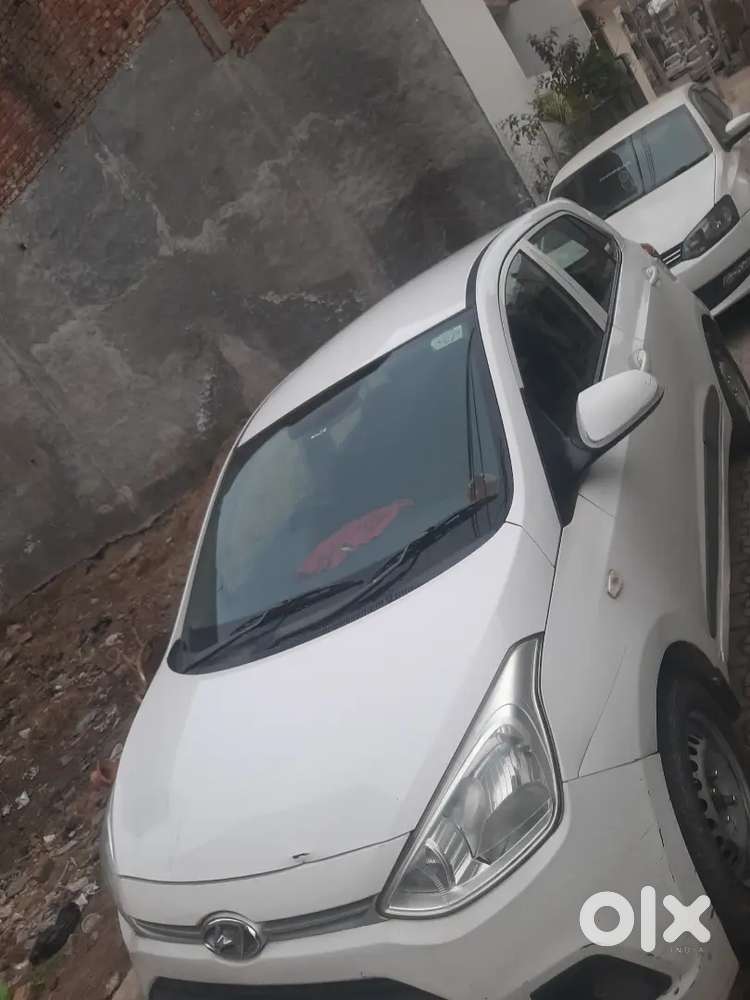 Hyundai Grand I10 2017 Diesel 98000 Km Driven