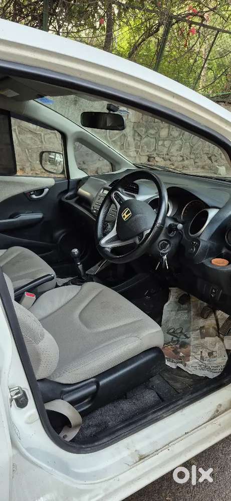 Honda Jazz Select 1.2 (2011)  2nd Owner  Well Maintained  White
