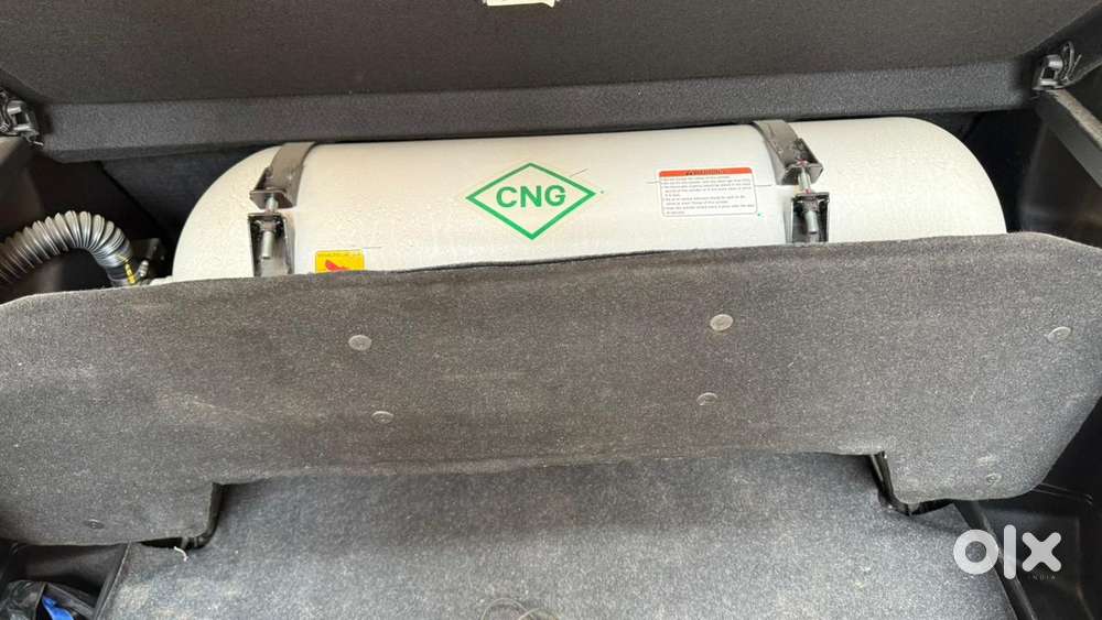 Maruti Suzuki Brezza 1.5 Lxi Cng, 2024, Cng & Hybrids
