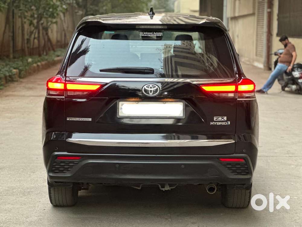 Toyota Innova Hycross 2.0 Zx Hybrid 7 Str, 2023, Petrol