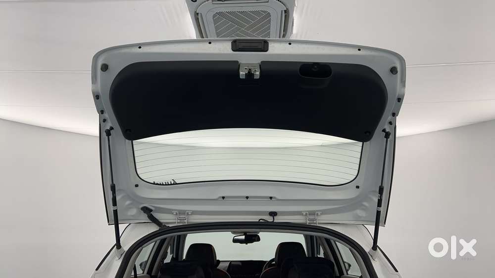 Hyundai New I20 1.2 Asta (o) Ivt, 2025, Petrol