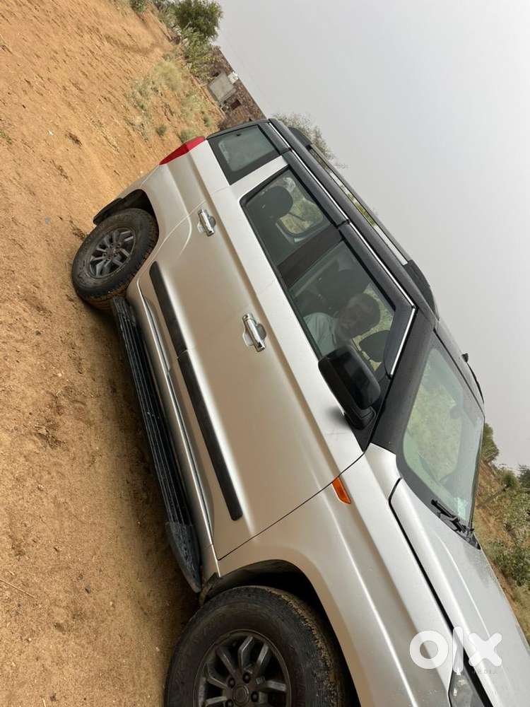 Mahindra Tuv 300 2018 Diesel 90000 Km Driven