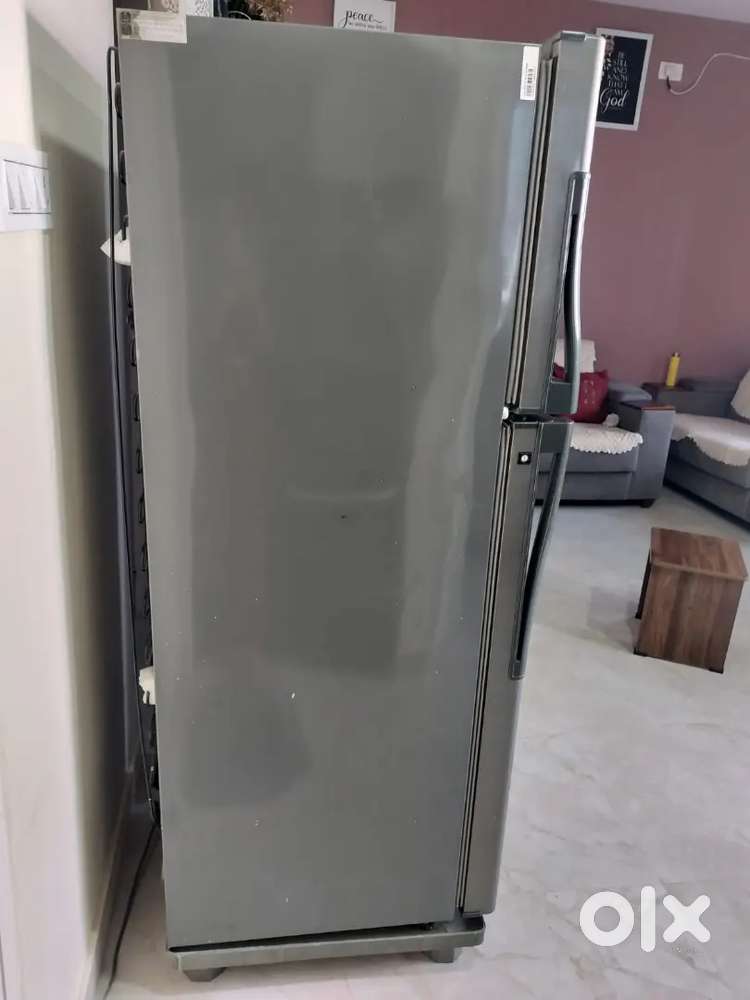 Whirlpool double door refrigerator