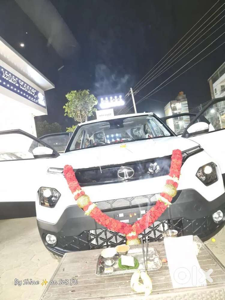 Tata Punch Dazzle Sunroof 2024