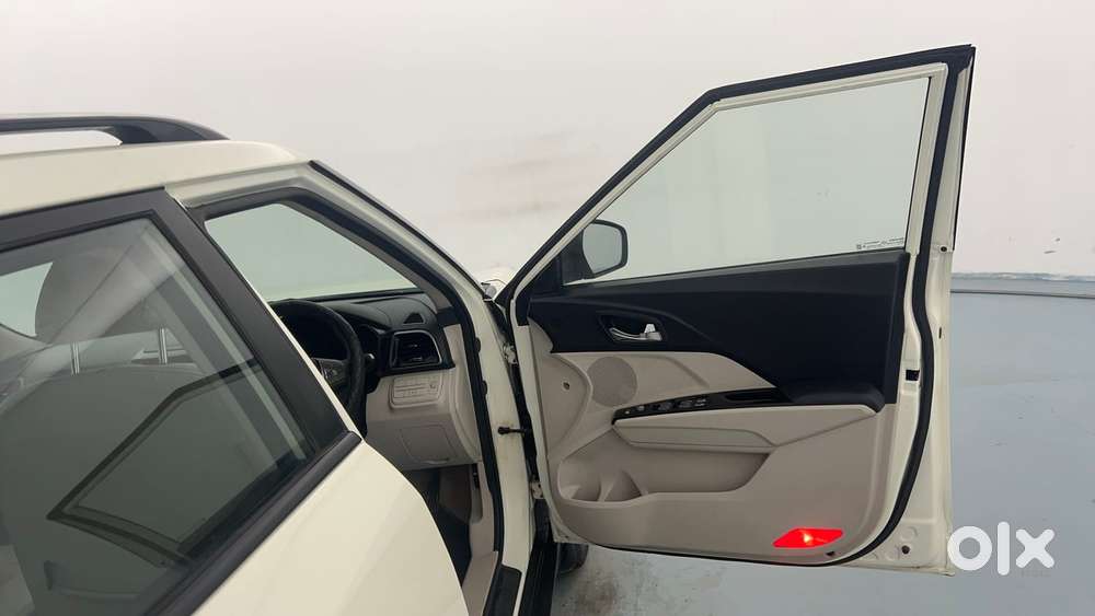 Mahindra Xuv300 W8 Amt Optional Diesel, 2021, Petrol