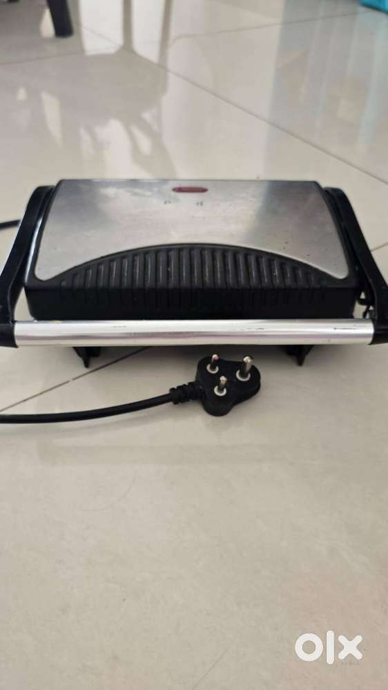 Sandwich makers