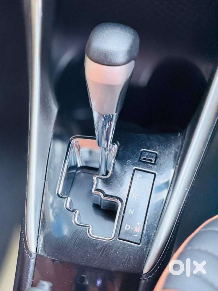 Toyota Yaris V Cvt, 2019, Petrol