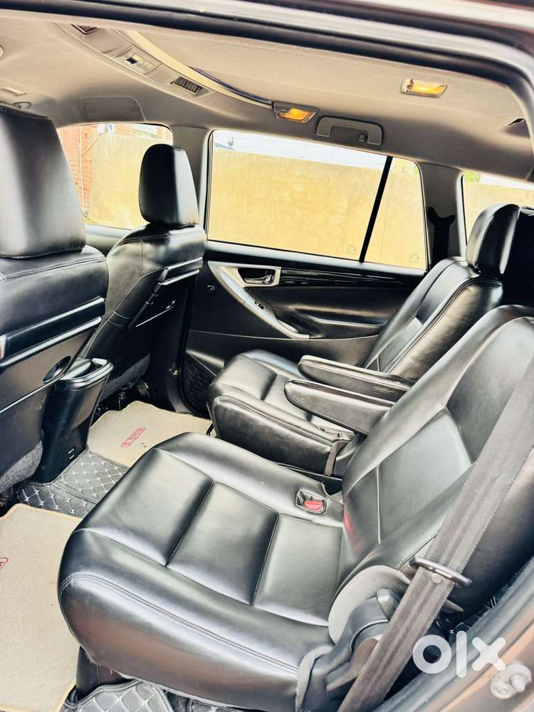 Toyota Innova Crysta 2.4 V 7 Str, 2016, Diesel