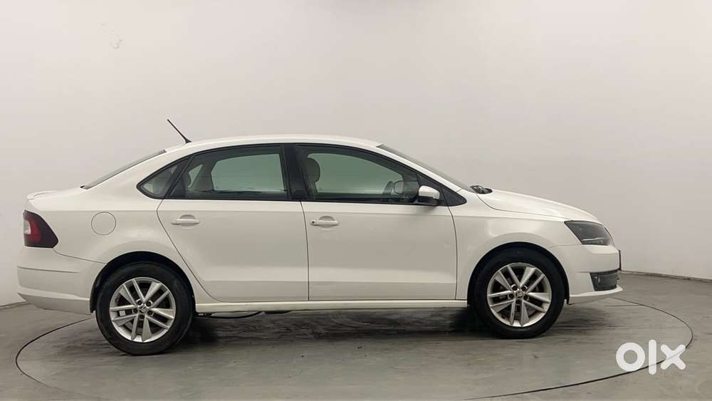 Skoda Rapid 1.0 Style At, 2020, Petrol