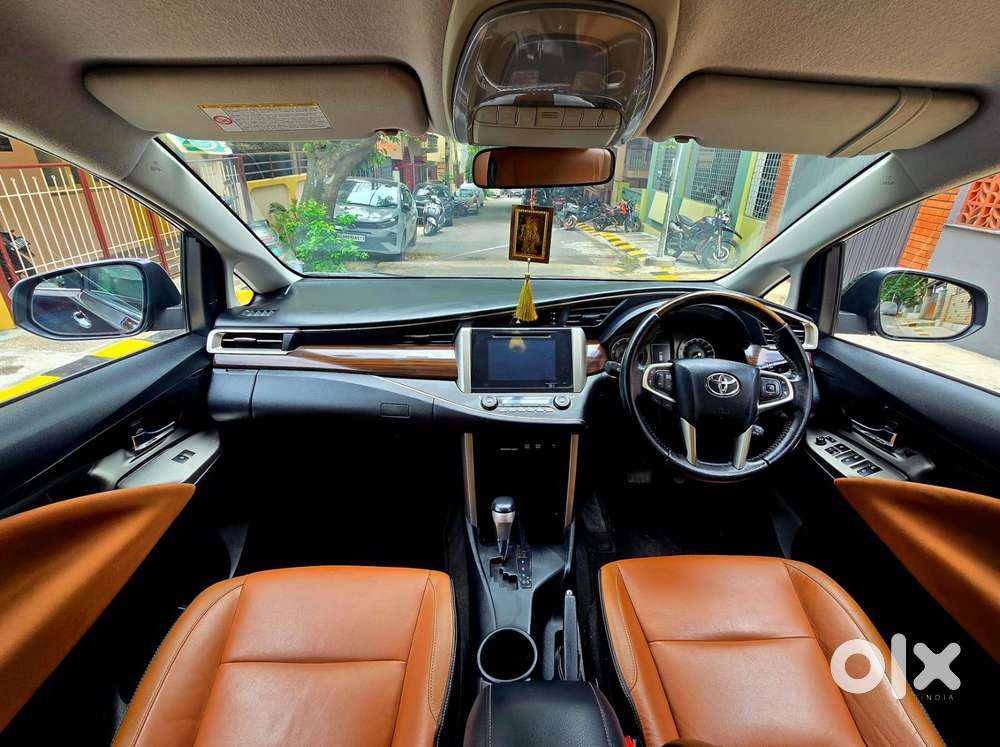 Toyota Innova Crysta 2.8 Zx At 7 Seater, 2016, Diesel