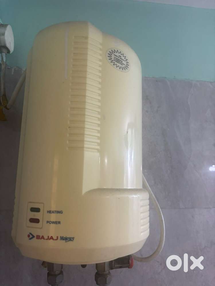 Bajaj 3 year old geyser(electric)