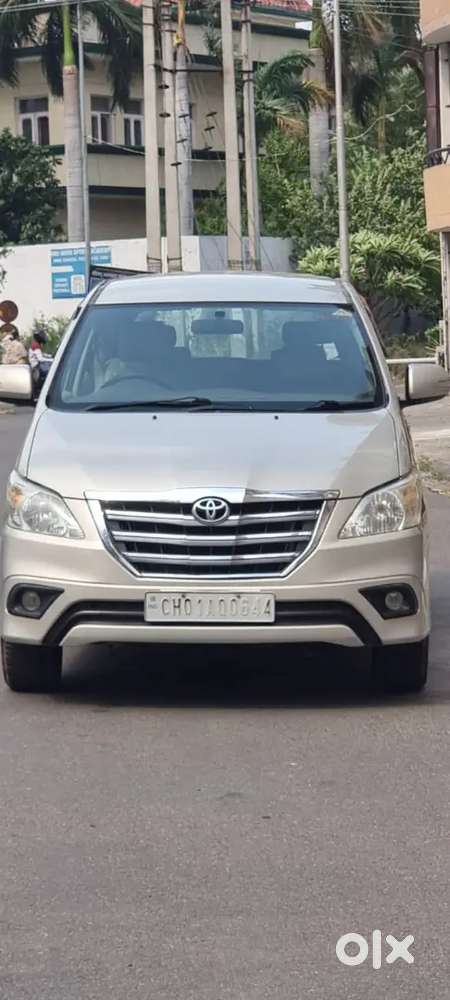 Toyota Innova 2.5 V 2012 Second Owner