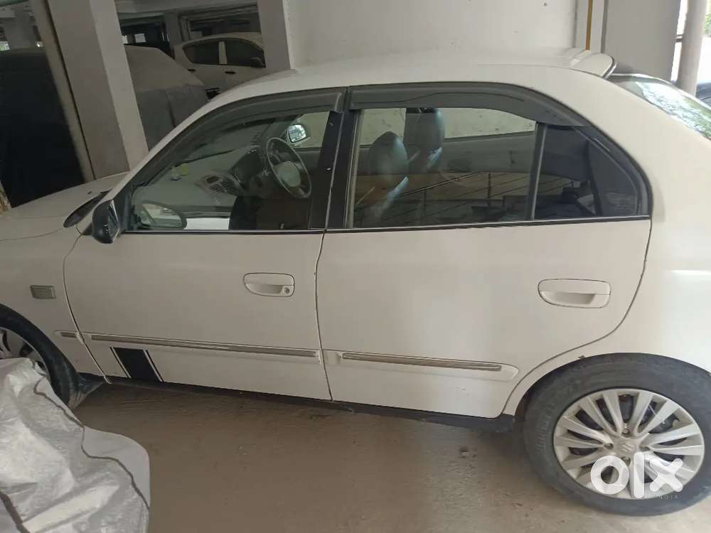 Hyundai Accent 1.5 Gle 2011 Child Ac Cng Pass