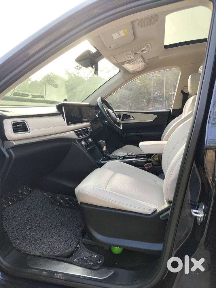 Mahindra Xuv700 2.2 Ax 7 Diesel At Str Awd, 2024, Diesel