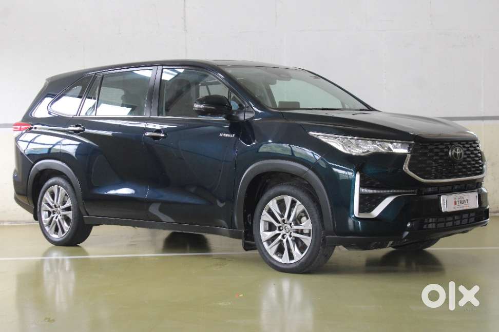 Toyota Innova Hycross 2.0 Zx (o) Hybrid 7 Str, 2023, Petrol
