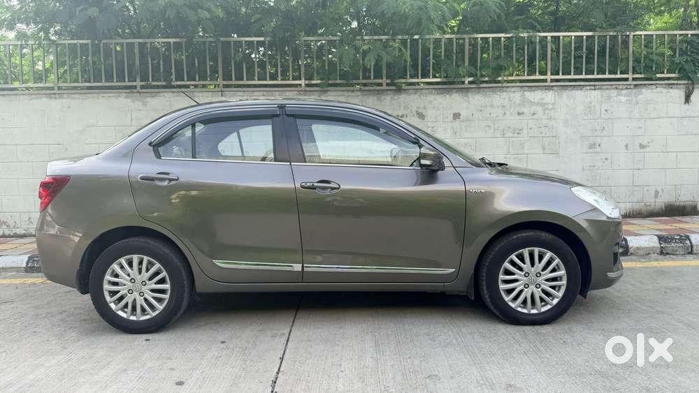 Maruti Suzuki Swift Dzire Amt Zxi, 2017, Petrol