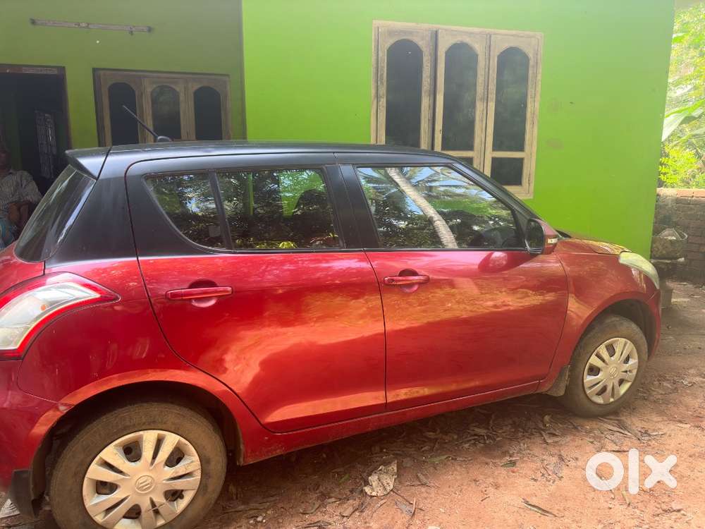 Good Condition Swift 2013 Red Car