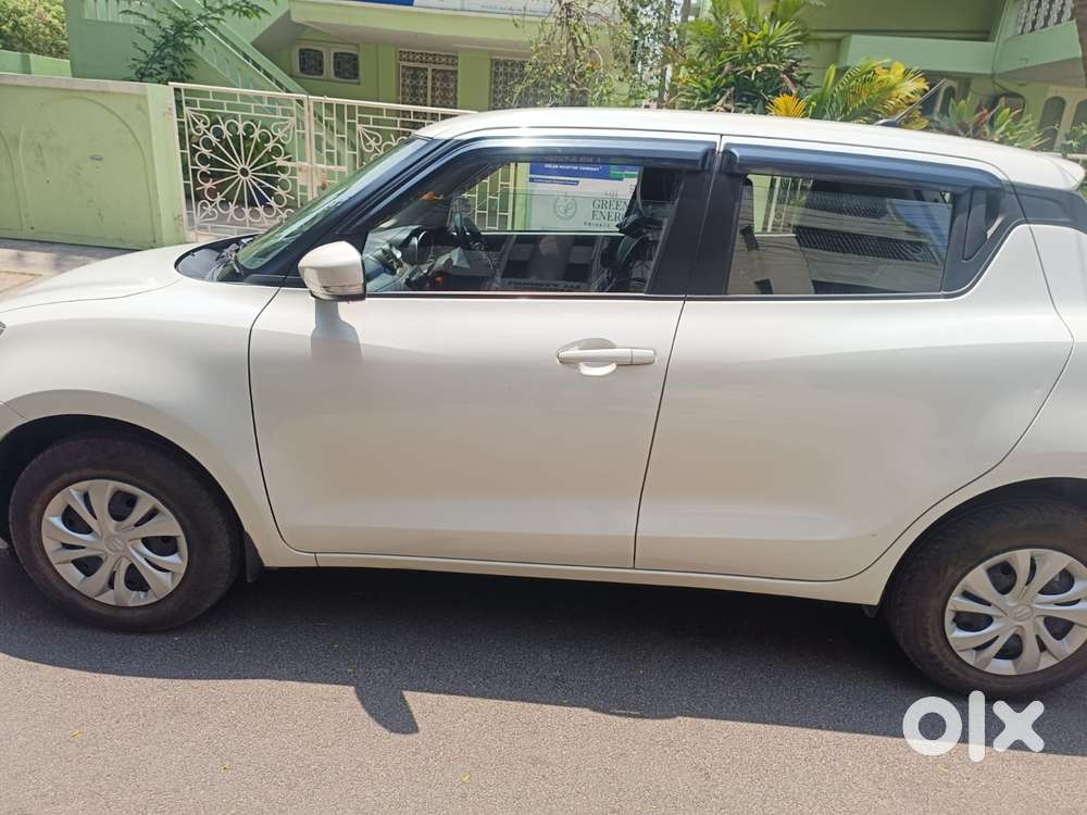 Maruti Suzuki Swift Vxi + Manual, 2023, Petrol