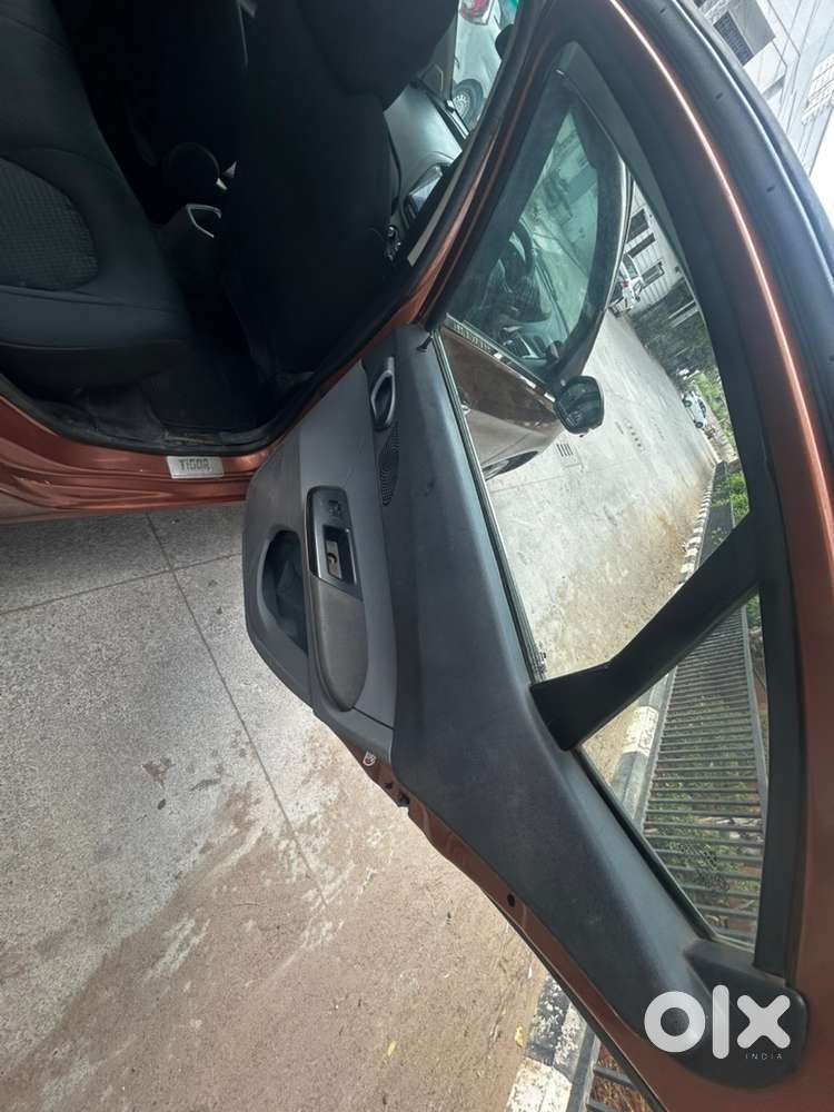 Tata Tigor Petrol 2017