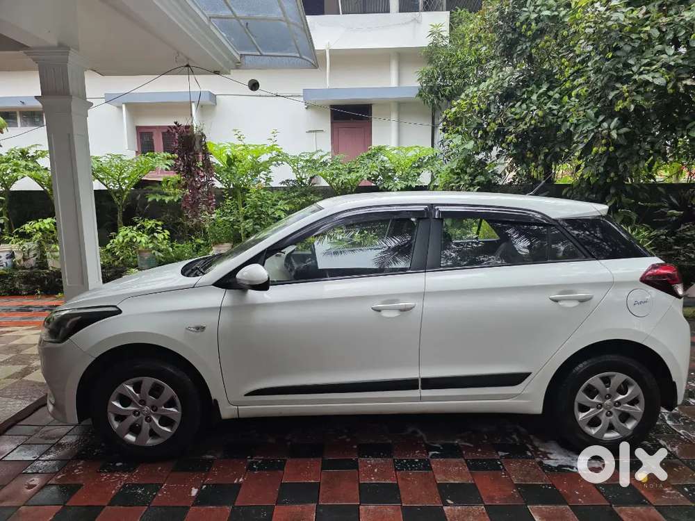 Hyundai I20 2016 Petrol Well Maintained.