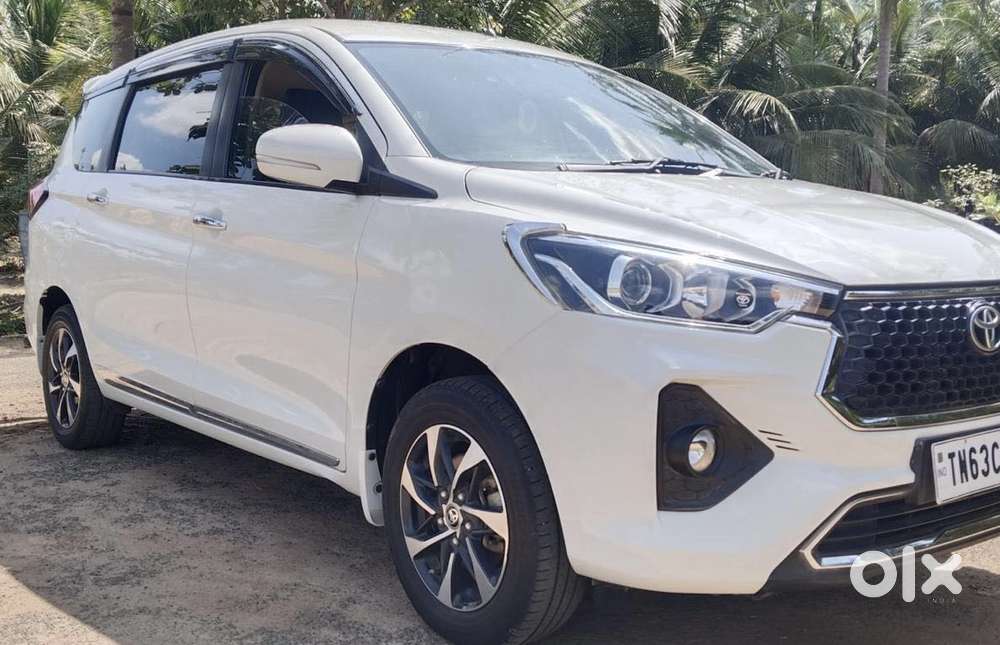 Toyota Rumion V Mt, 2023, Petrol