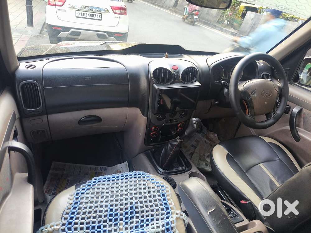Mahindra Scorpio Vlx 2wd Airbag Se Bsiv, 2013