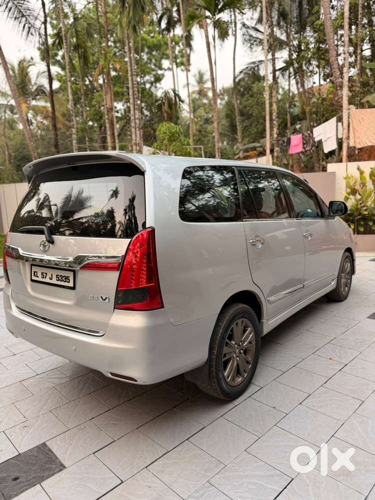 Toyota Innova 2014 Diesel Well Maintained