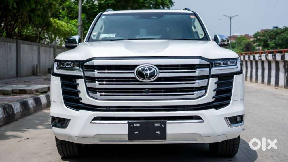 Toyota Land Cruiser Zx Petrol, 2026, Petrol