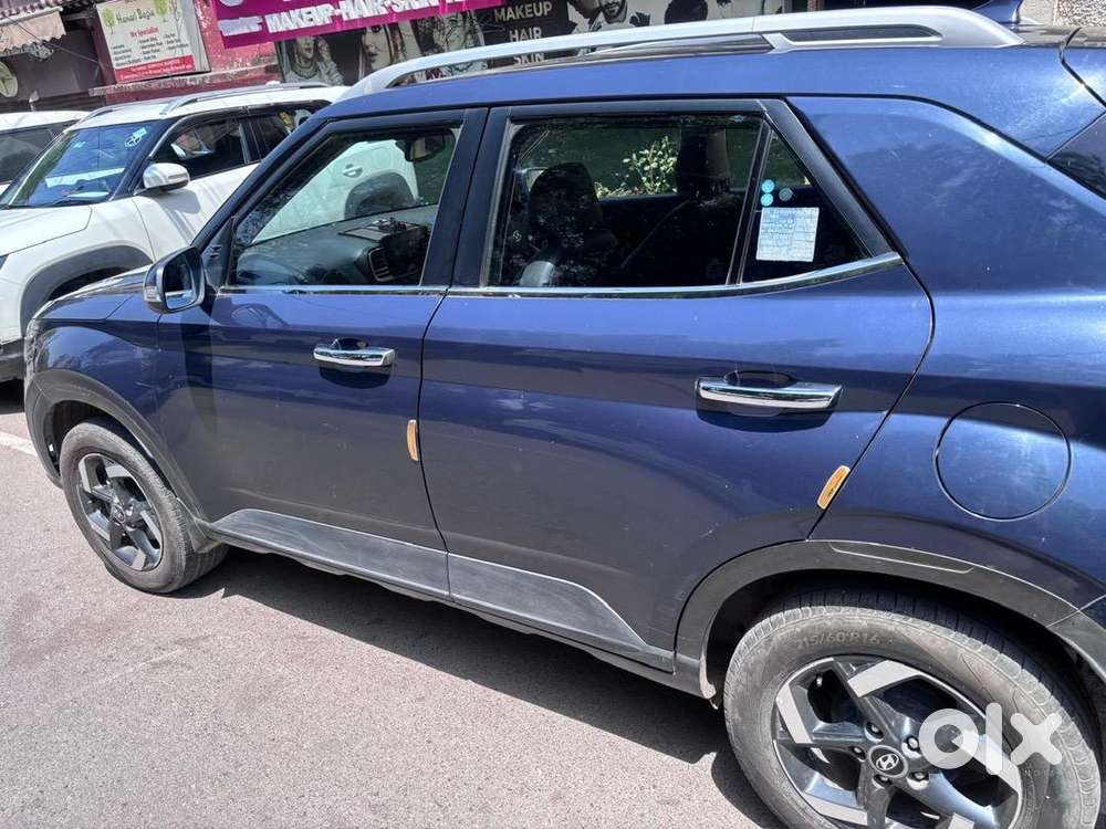 Hyundai Venue 2019 Diesel 59800 Km Driven