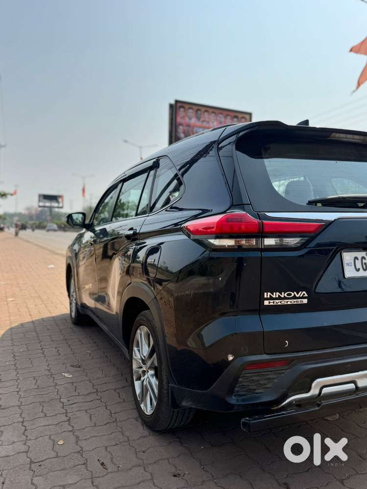 Toyota Innova Hycross 2.0 Zx Hybrid 7 Str, 2023, Petrol
