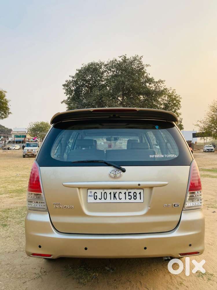 Toyota Innova 2.5 E, 2010, Diesel