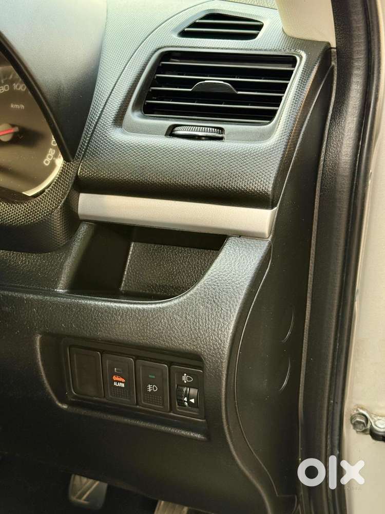 Maruti Suzuki Swift Zxi, 2013, Petrol