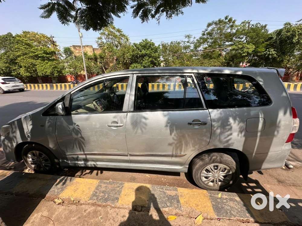 Toyota Innova 2012