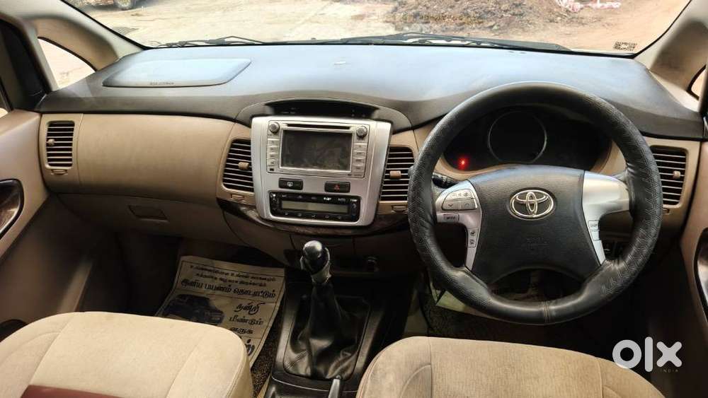 Toyota Innova 2.5 Vx 8 Seater Bs Iv, 2015, Diesel