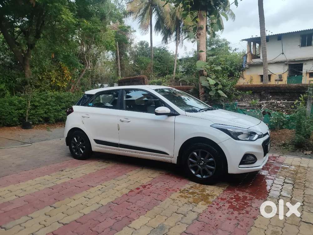 Hyundai I20 2020 Petrol 125000 Km Driven