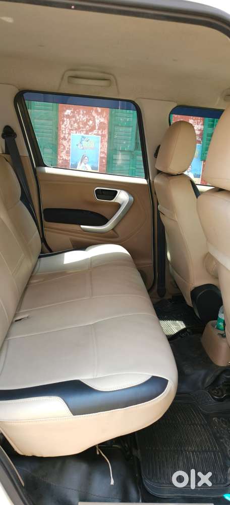 Mahindra Tuv 300 T10, 2019, Diesel